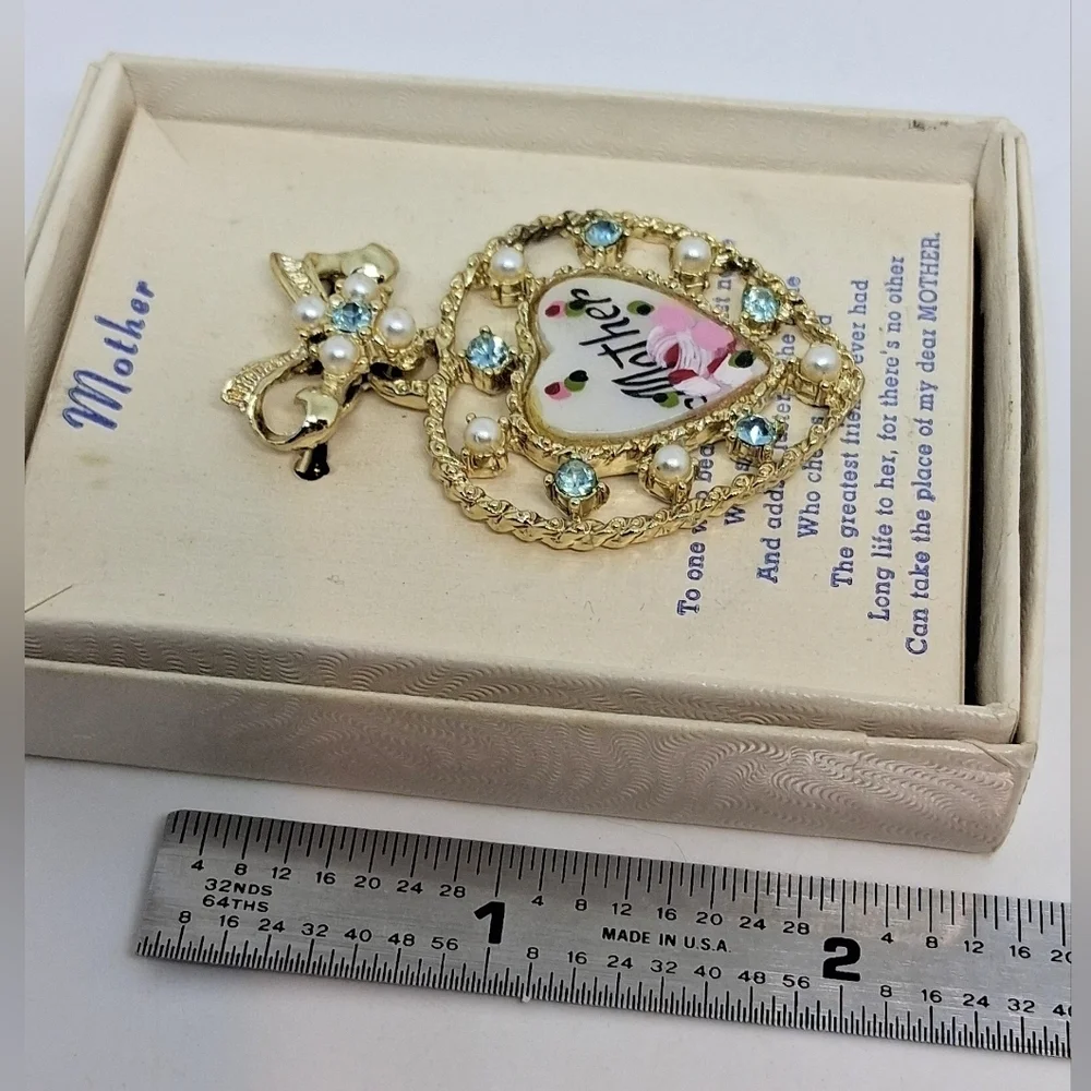 * Vintage Heart Shaped Faux Pearl  Mother Pin Brooch